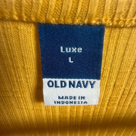 Old Navy Luxe V-Neck Short Sleeve Tee Gold Large Fall - Picture 2 of 3